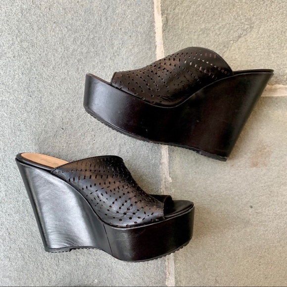 Fred Segal Feet Laser Cut Wedges - Picture 1 of 8